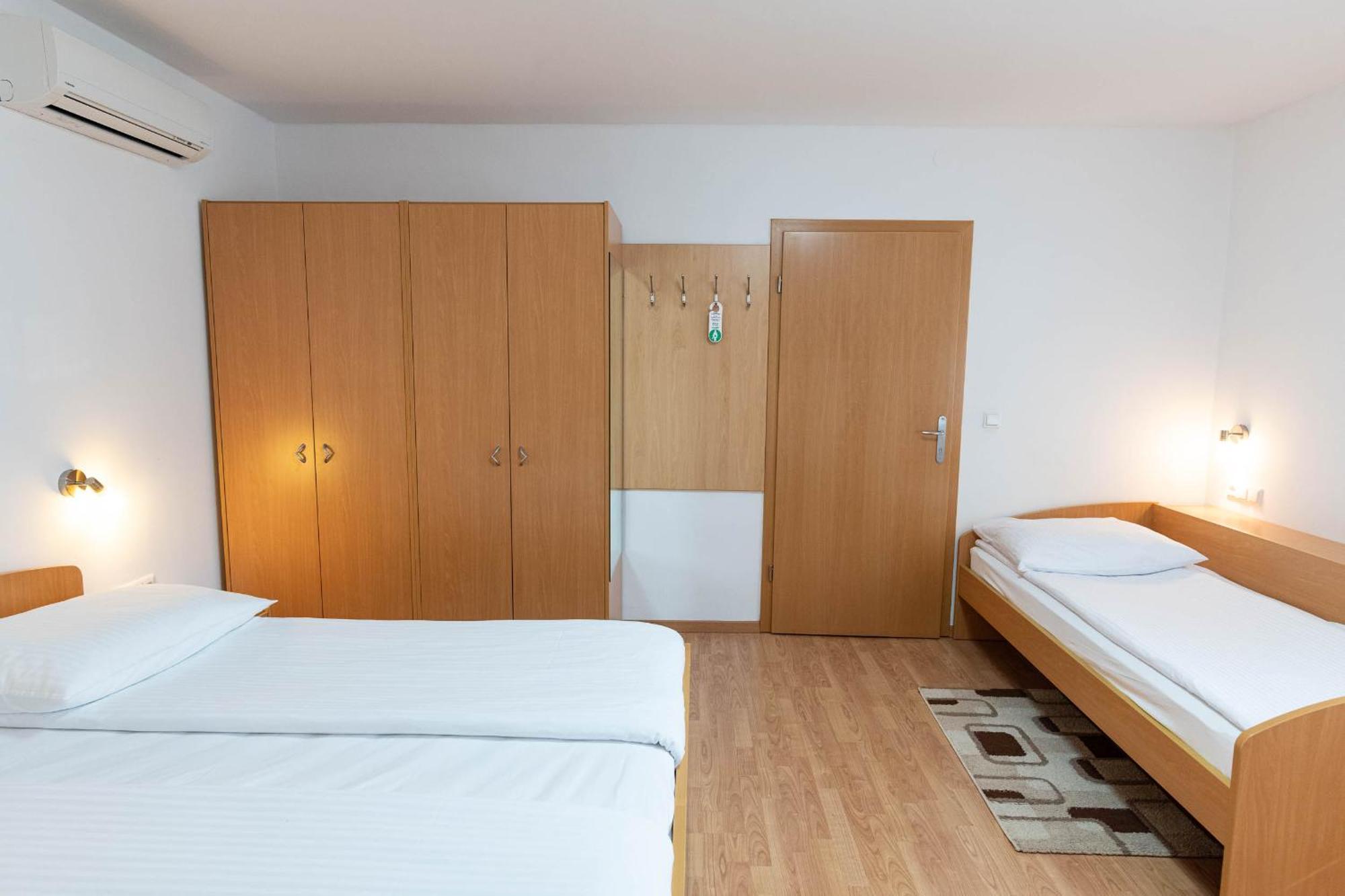 Apartmaji In Sobe Ramar Straza Экстерьер фото