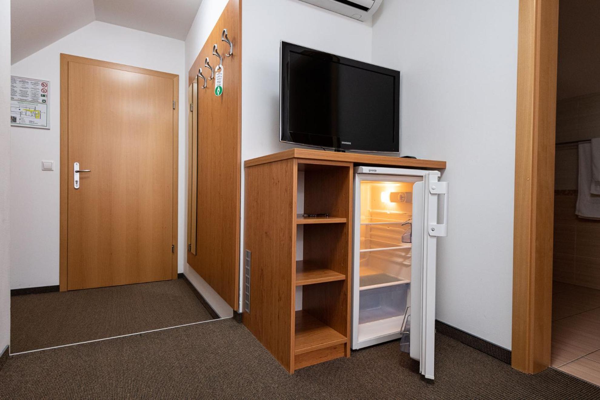 Apartmaji In Sobe Ramar Straza Экстерьер фото