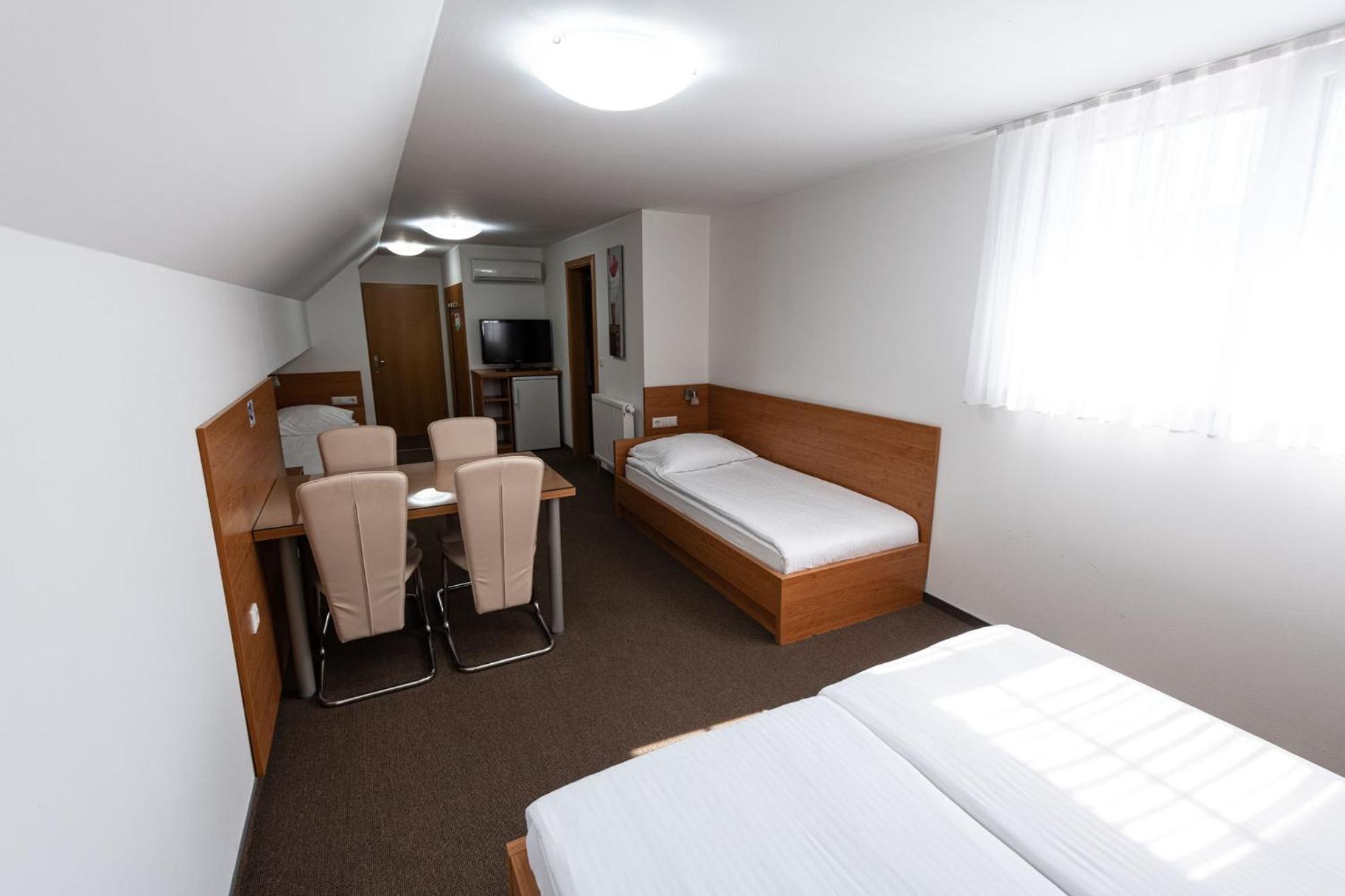 Apartmaji In Sobe Ramar Straza Экстерьер фото